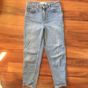 TOPSHOP Light Wash Mom Jeans